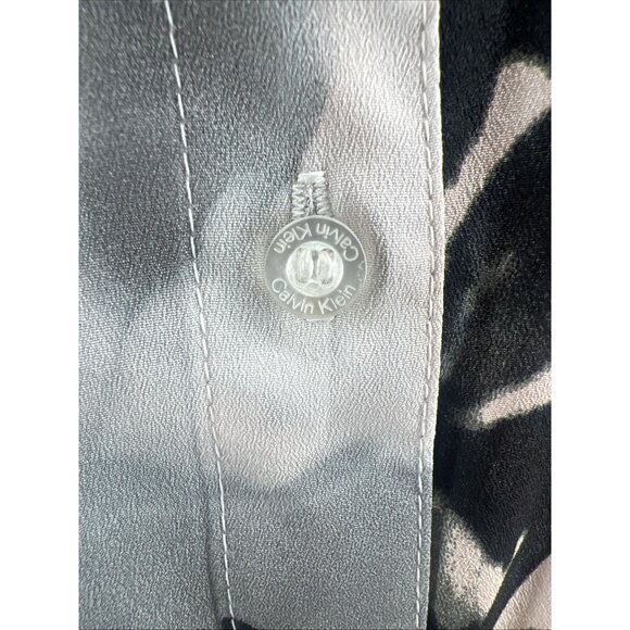 NEW Calvin CK Floral Crepe Chine Split V-Neck Roll-Tab Sleeve Blouse NWT XS CK - Picture 6 of 12